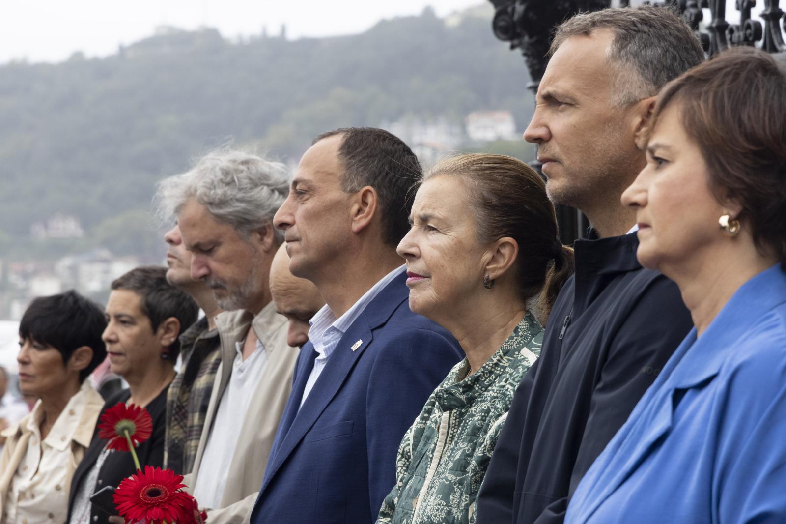 Ofrenda con motivo del Día de la Memoria Histórica