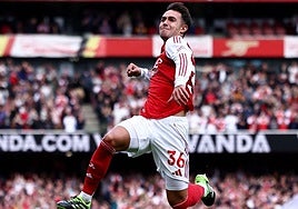 Martin Zubimendi celebra el gol logrado con el Arsenal ante el Noth