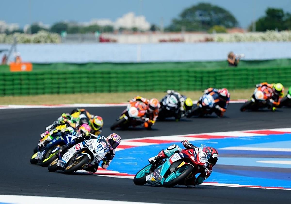 Con la carrera de este fin de semana finaliza Beñat su primera participación en la Redbull Rookies Cup.