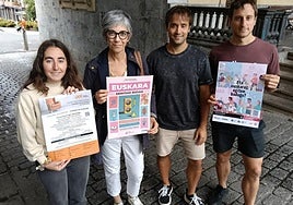 Garazi Redondo, Eli Insausti, Axier Mingo y Xabier Ezponda presentan la campaña de matriculación.