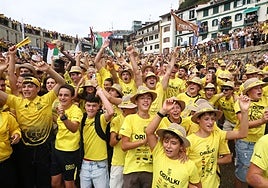 Aficionados de Orio reciben a los suyos