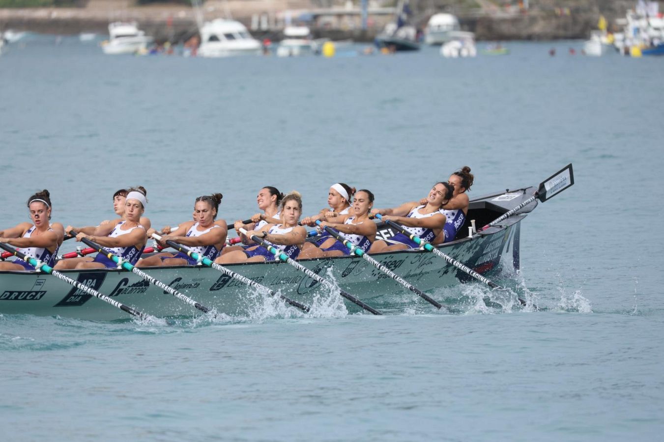 Las imágenes de la regata femenina