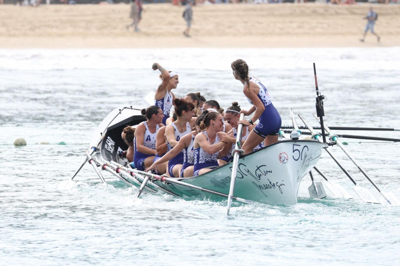 Las imágenes de la regata femenina