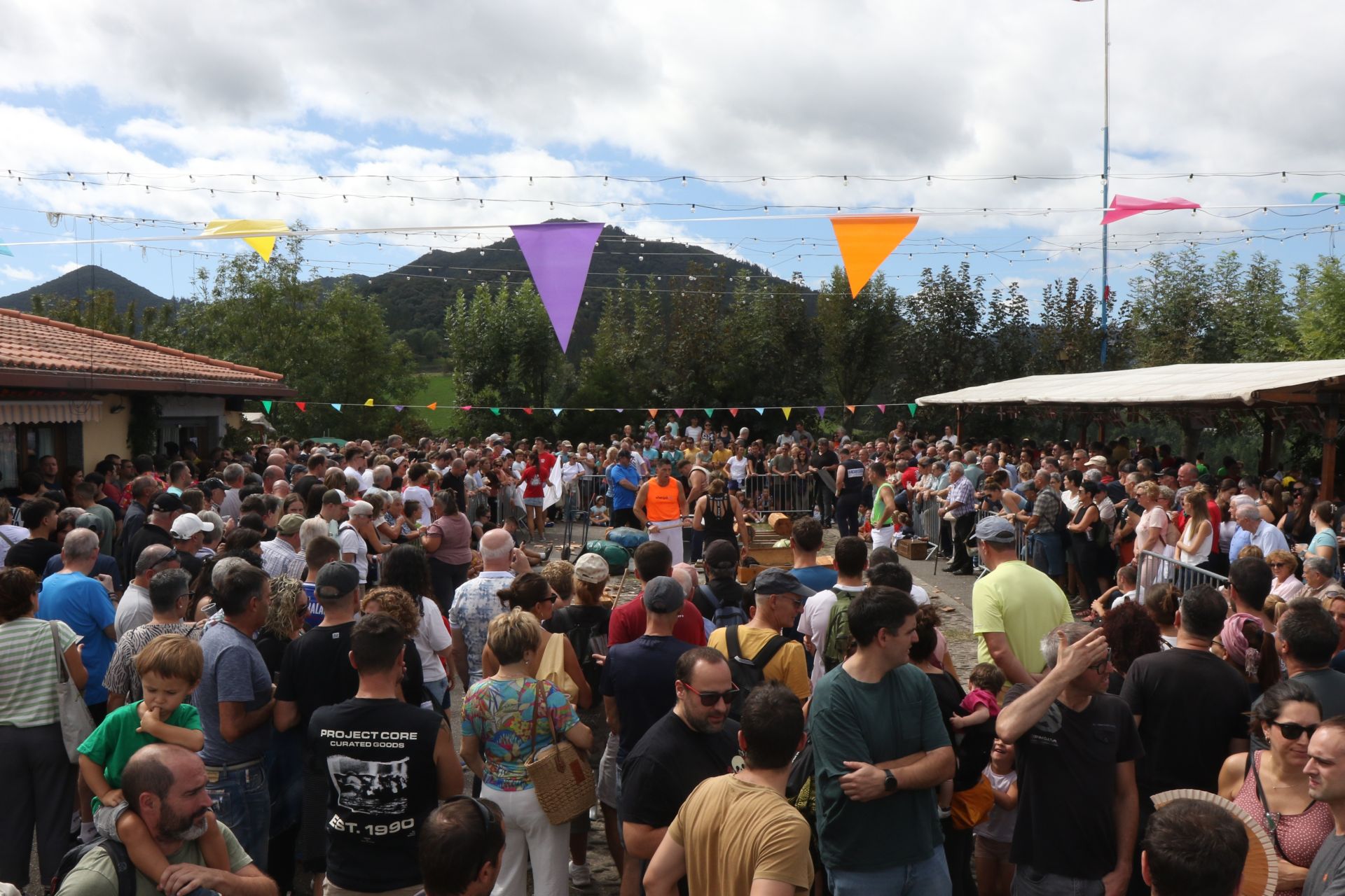 Gran ambiente en las fiestas de Mutriku