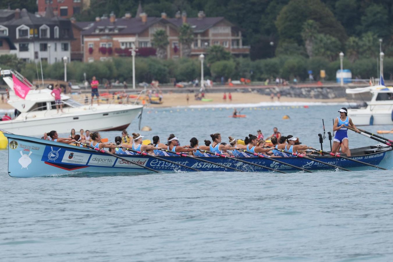 Las imágenes de la regata femenina