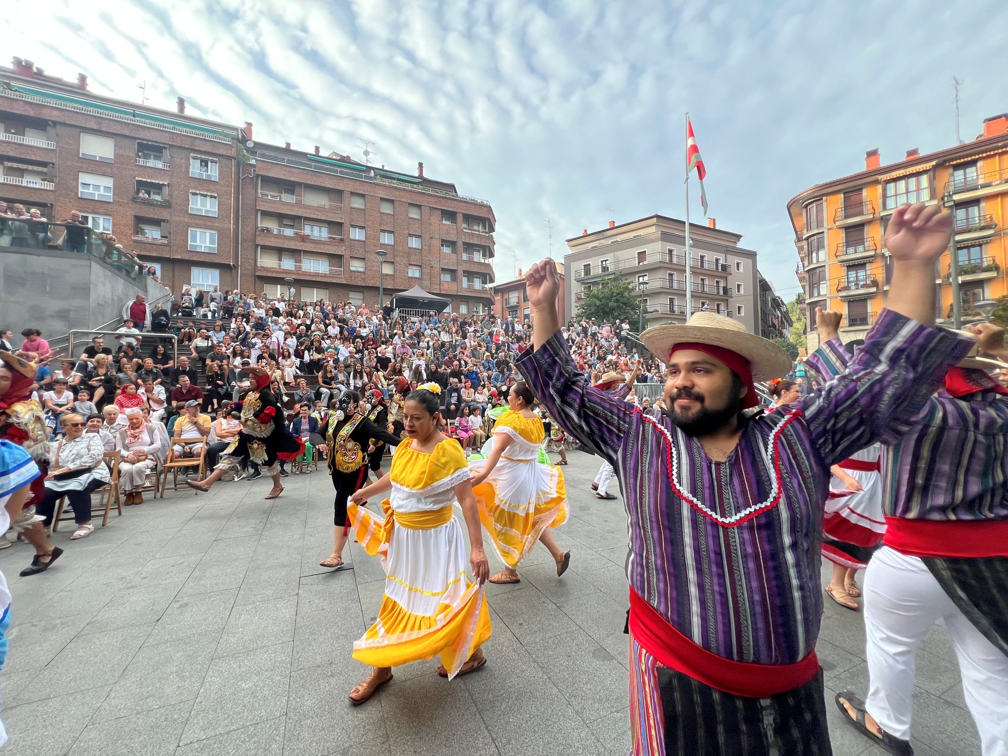 Urretxu, munduko folklorearen ispilu