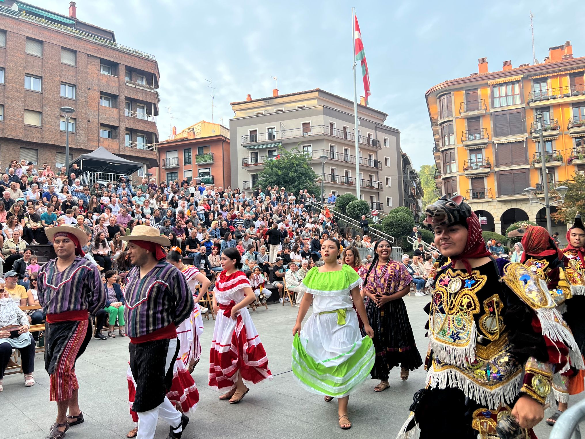 Urretxu, munduko folklorearen ispilu