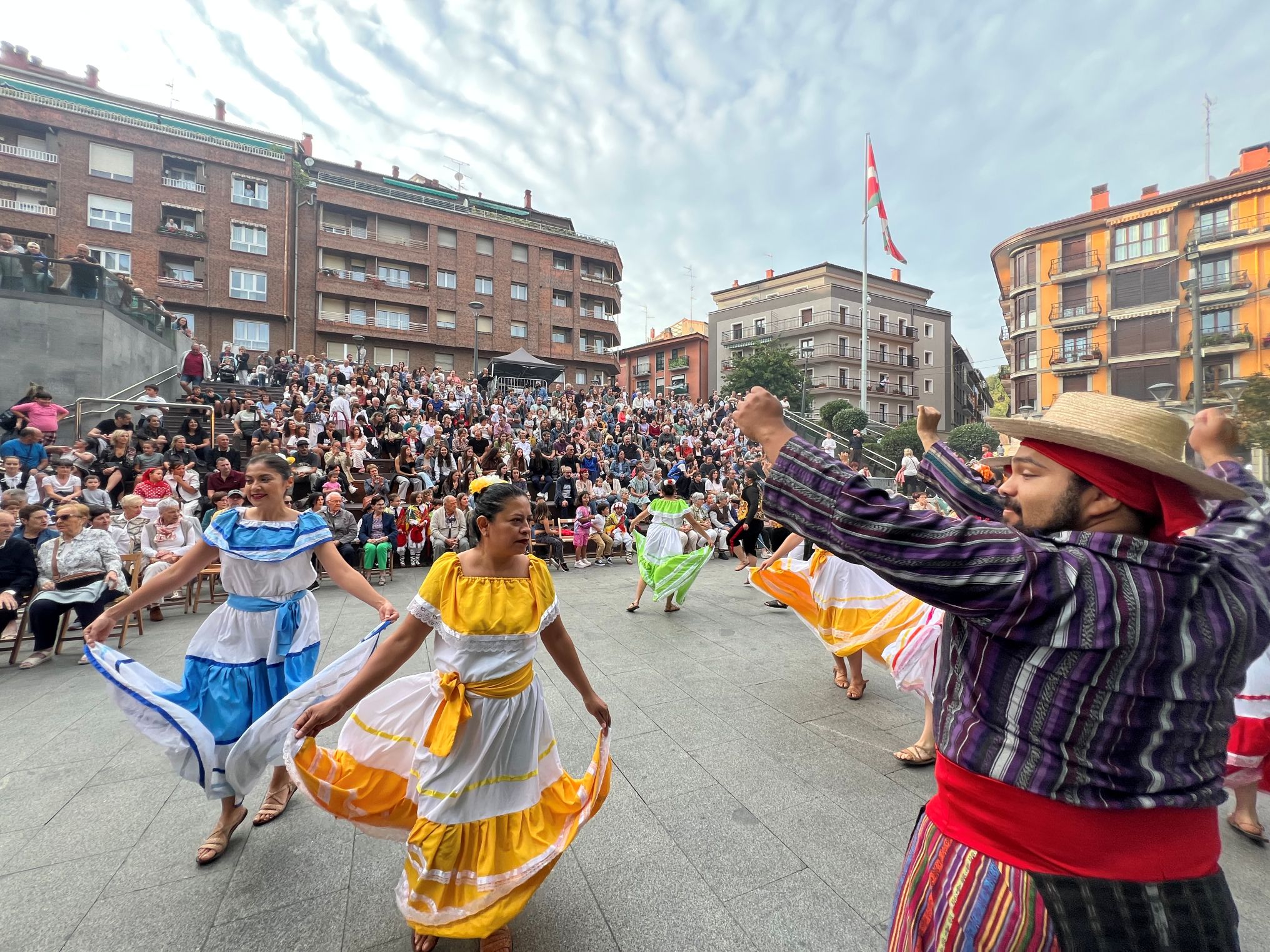 Urretxu, munduko folklorearen ispilu