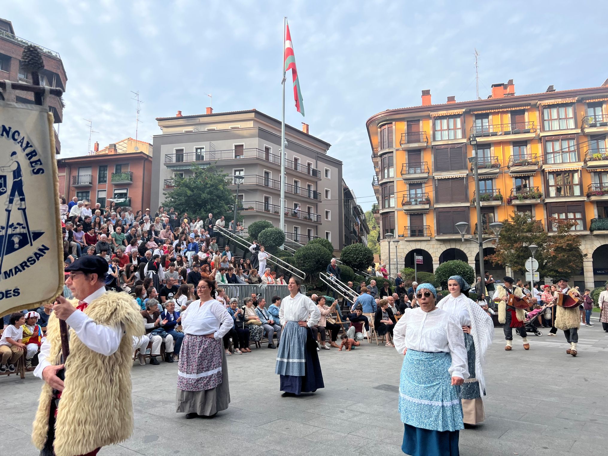 Urretxu, munduko folklorearen ispilu