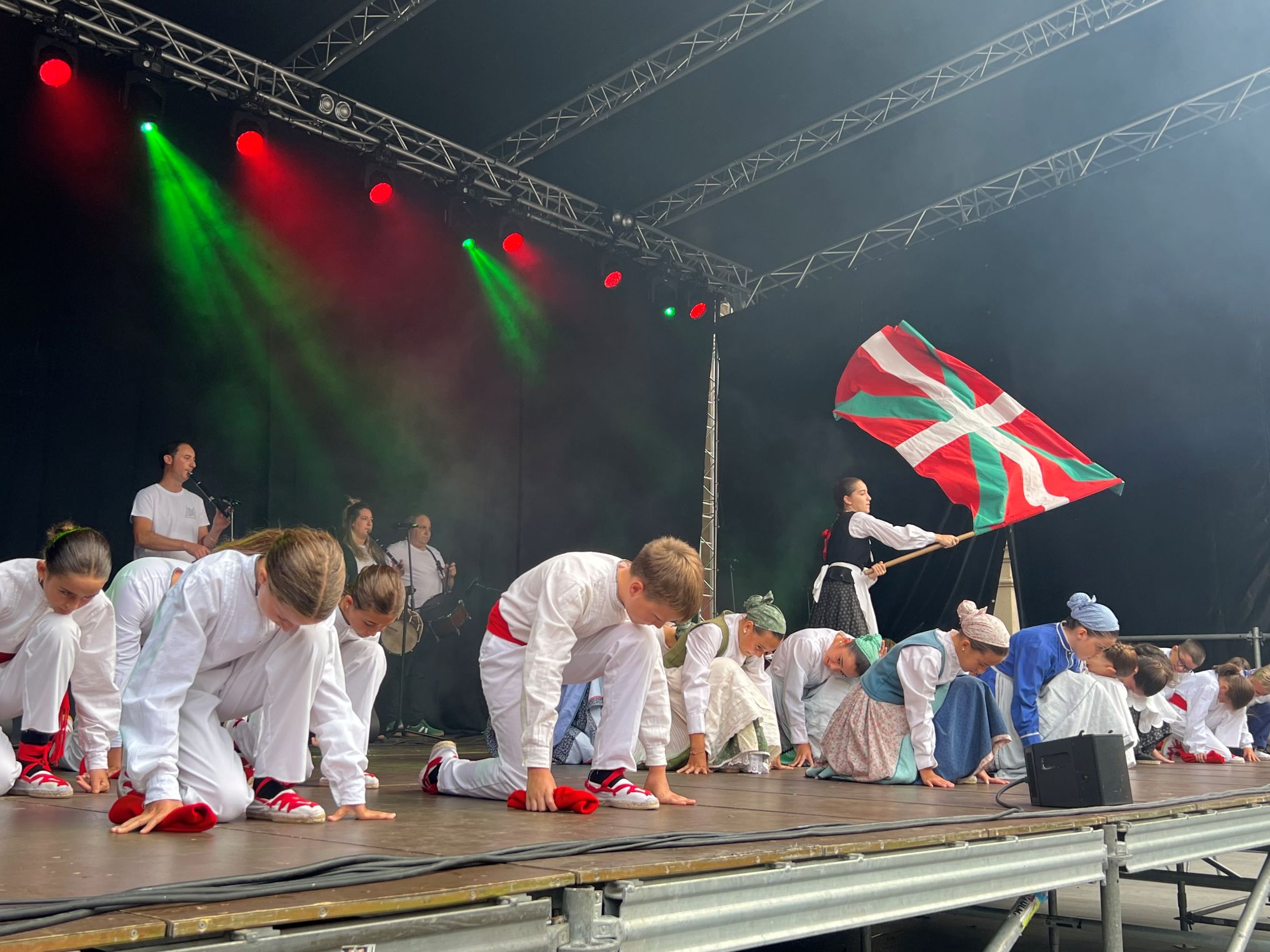 Urretxu, munduko folklorearen ispilu