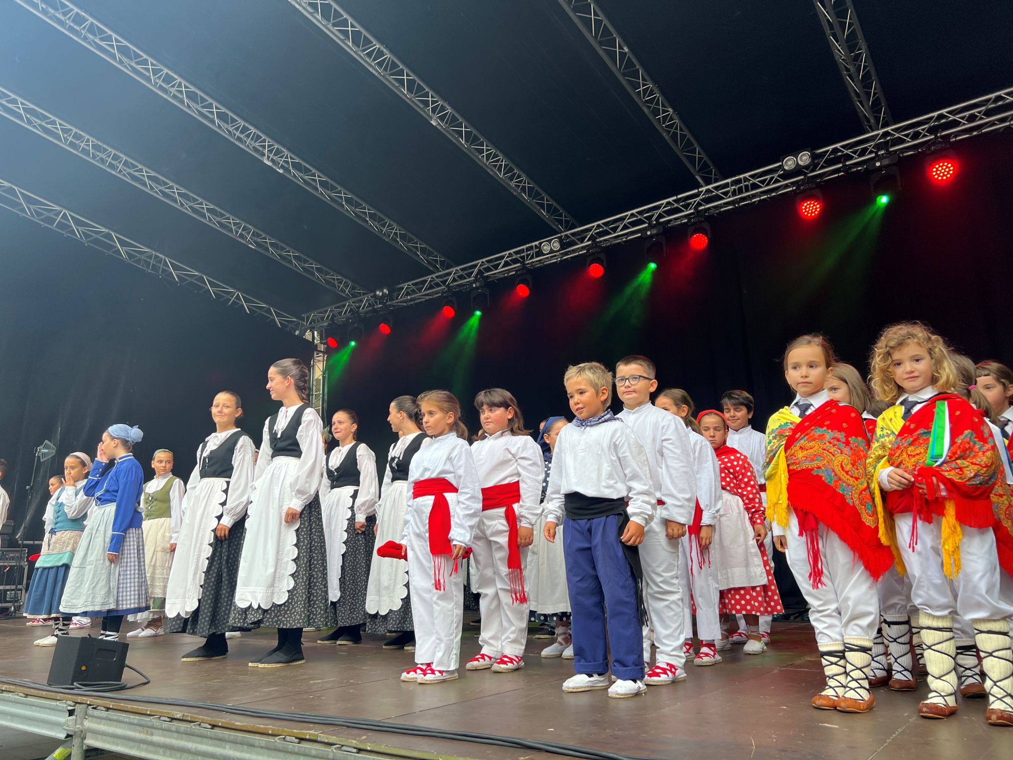 Urretxu, munduko folklorearen ispilu