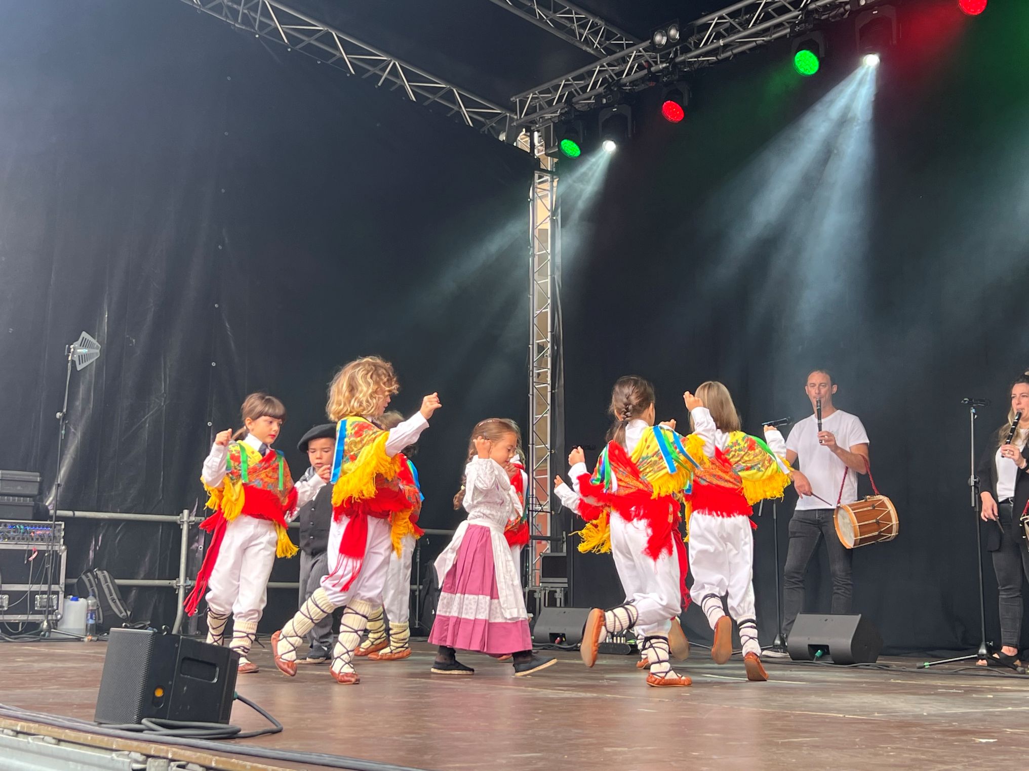 Urretxu, munduko folklorearen ispilu