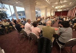 Los afectados se reunieron ayer en asamble en el hotel Londres.