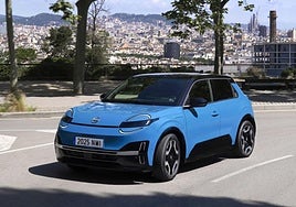 Nuevo Nissan Micra eléctrico ha dado un gran paso adelante en lo que modernidad y tecnología se refiere pues cuenta con todos aquell os elementos que pueden acmpañar a un vehículo. Llega con hasta 8 años de garantía o 160.000 kms para sus baterías.