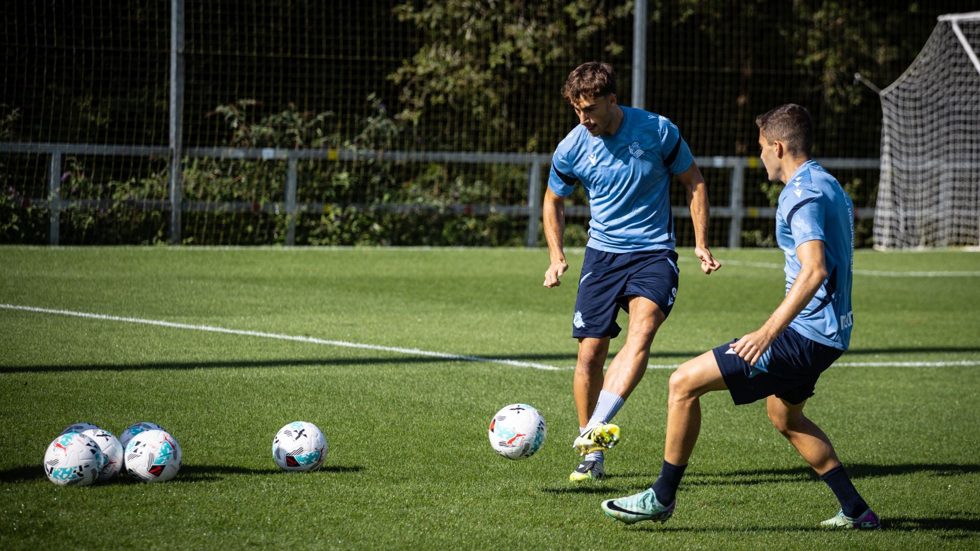 Sergio dirige un entrenamiento con muchas novedades