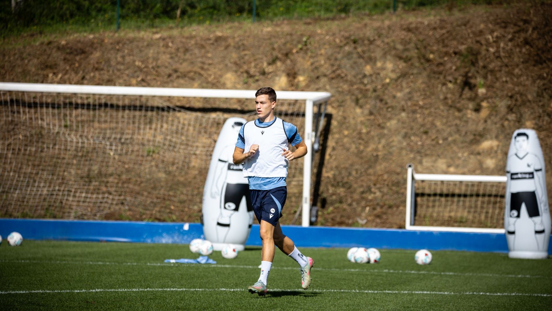 Sergio dirige un entrenamiento con muchas novedades