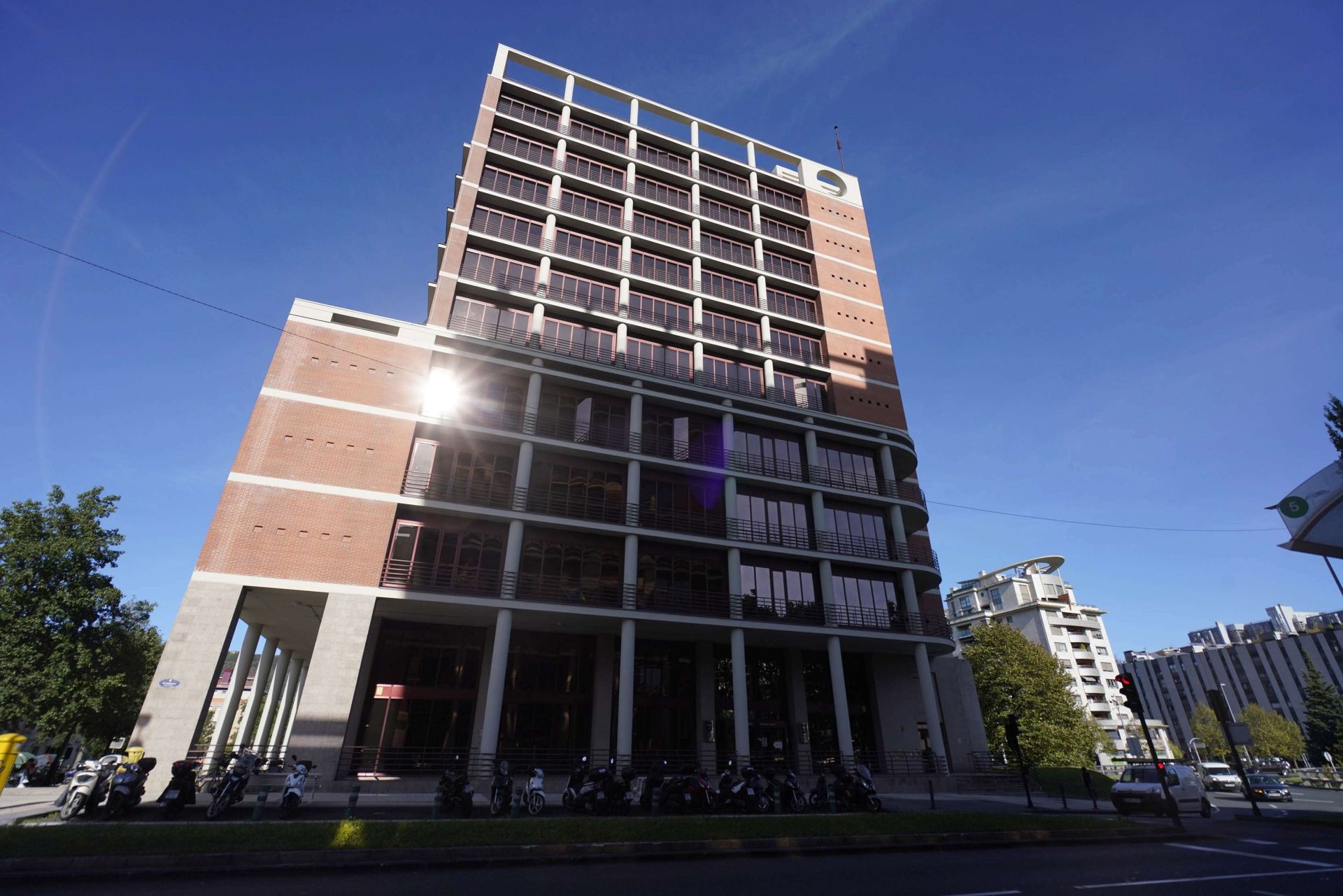 Diputación aprueba la adaptación del nuevo impuesto a la banca y las modificaciones del Concierto Económico