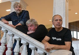 Raúl Cimas, Javier Coronas y Pepe Colubi, siempre sin mirar a cámara, en el Victoria Eugenia