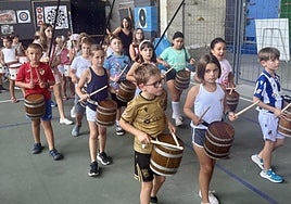 Las compañías demostraron este jueves en el ensayo general, que ya está preparadas para la fiesta tamborrera.