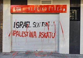 Pintada en la Herriko Etxea de Tolosa.