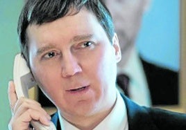 Paul Dano, en el papel de Vadim Baranov, en 'El mago del Kremlin'.