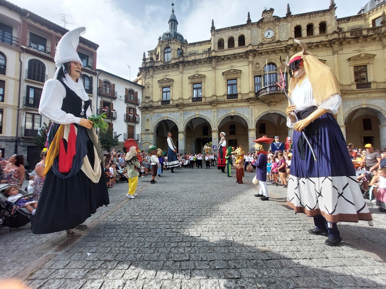 Euskal Jaiak toman las calles en Hernani