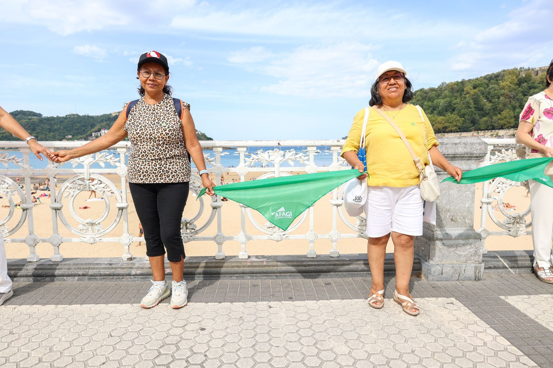 Cadena humana en Donostia para sensibilizar sobre el alzhéimer