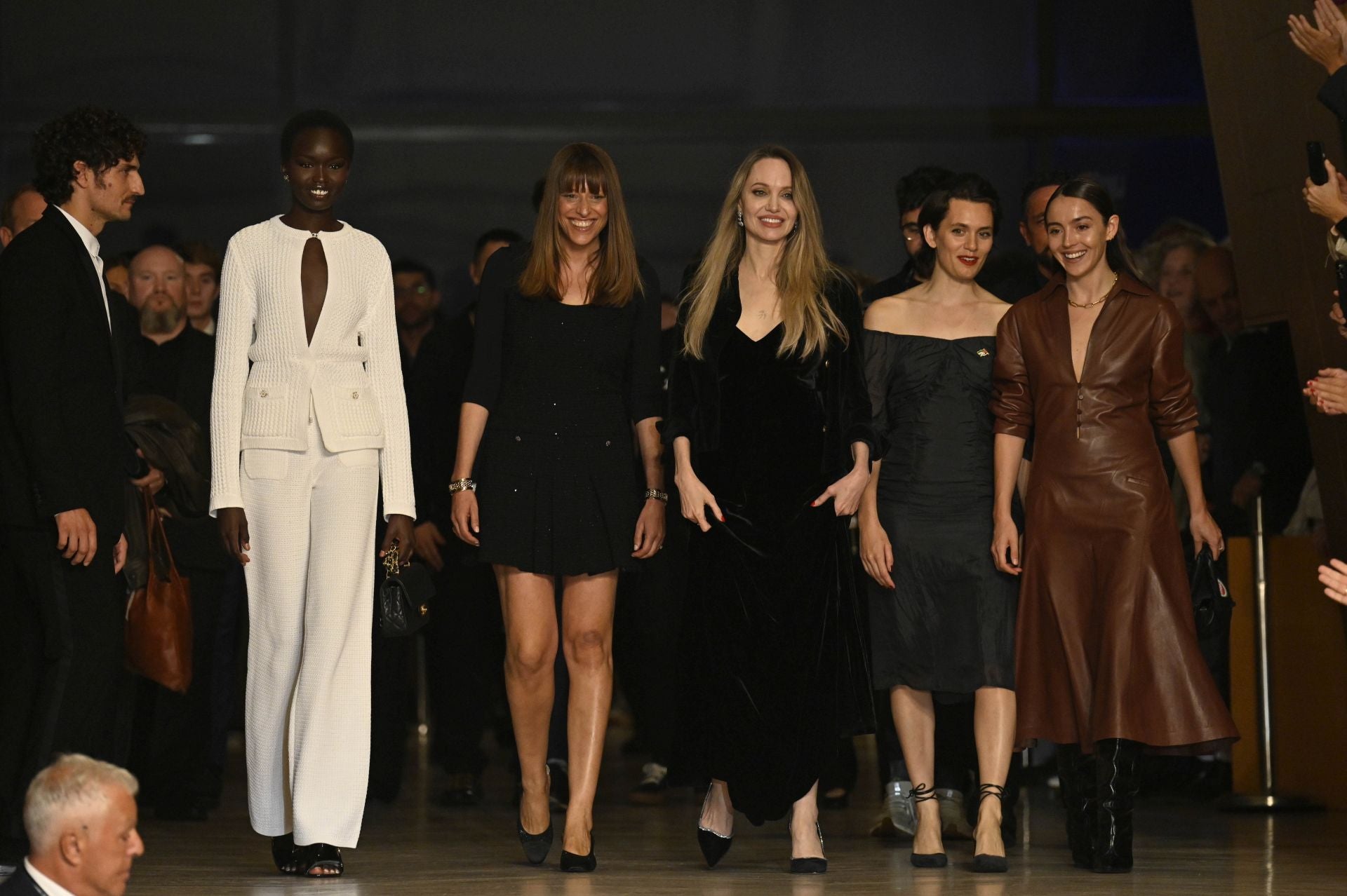 El caluroso aplauso a Angelina Jolie en el Kursaal de San Sebastián