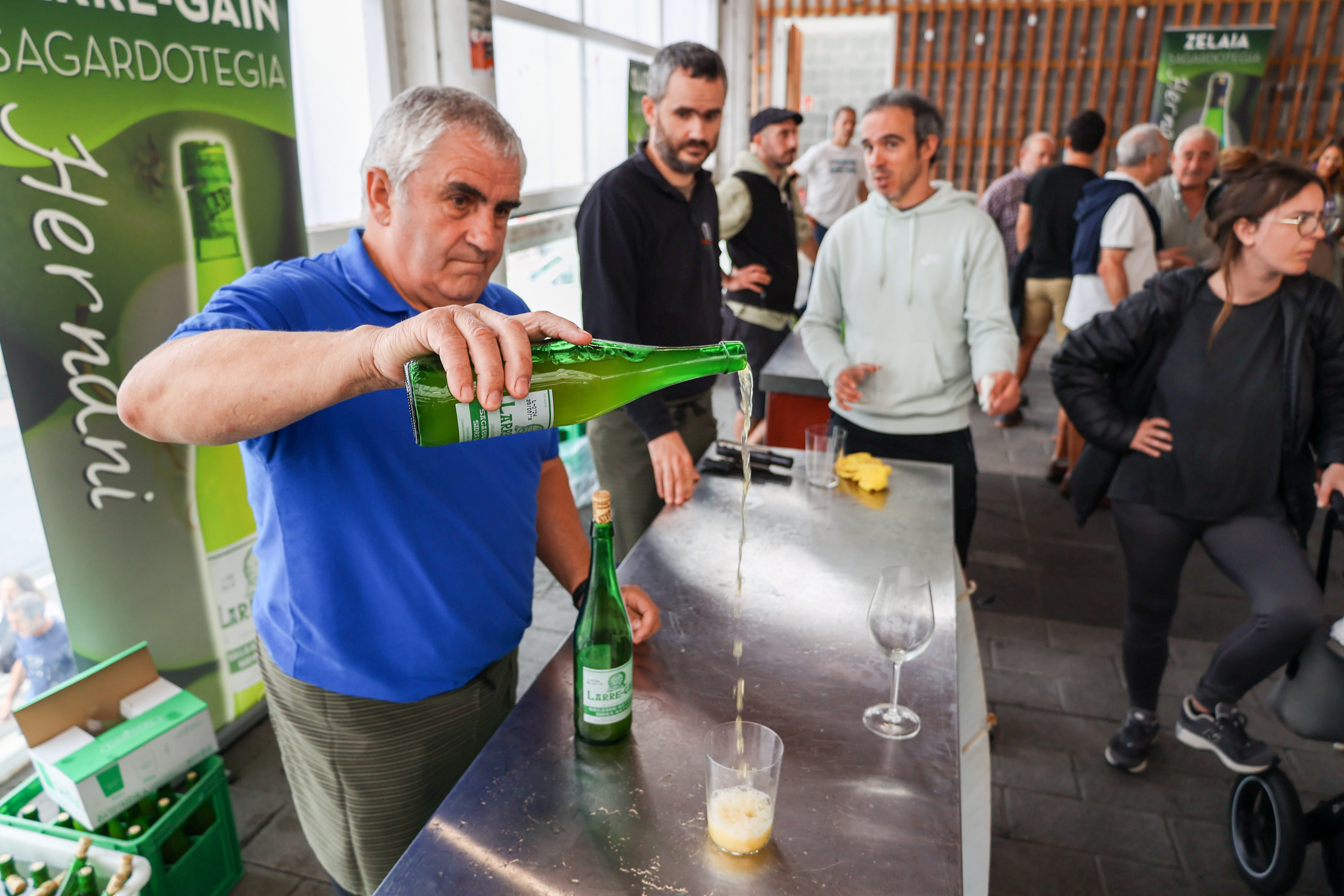 La lluvia no puede con las Euskal Jaiak en Hernani