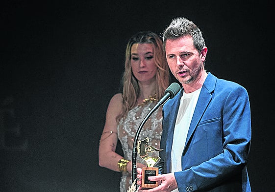 Luis Calero, con el premio en el Festival Evolution de Mallorca.