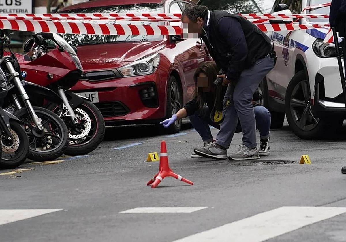 Desde primera hora la Ertzaintza mantiene un amplio dispositivo para aclarar lo sucedido.