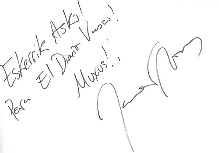 La dedicatoria del actor a El Diario Vasco, con un saludo en euskera, idioma que le resulta familiar.