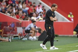 Jagoba Arrasate, pensativo durante el Mallorca-Atlético del pasado domingo