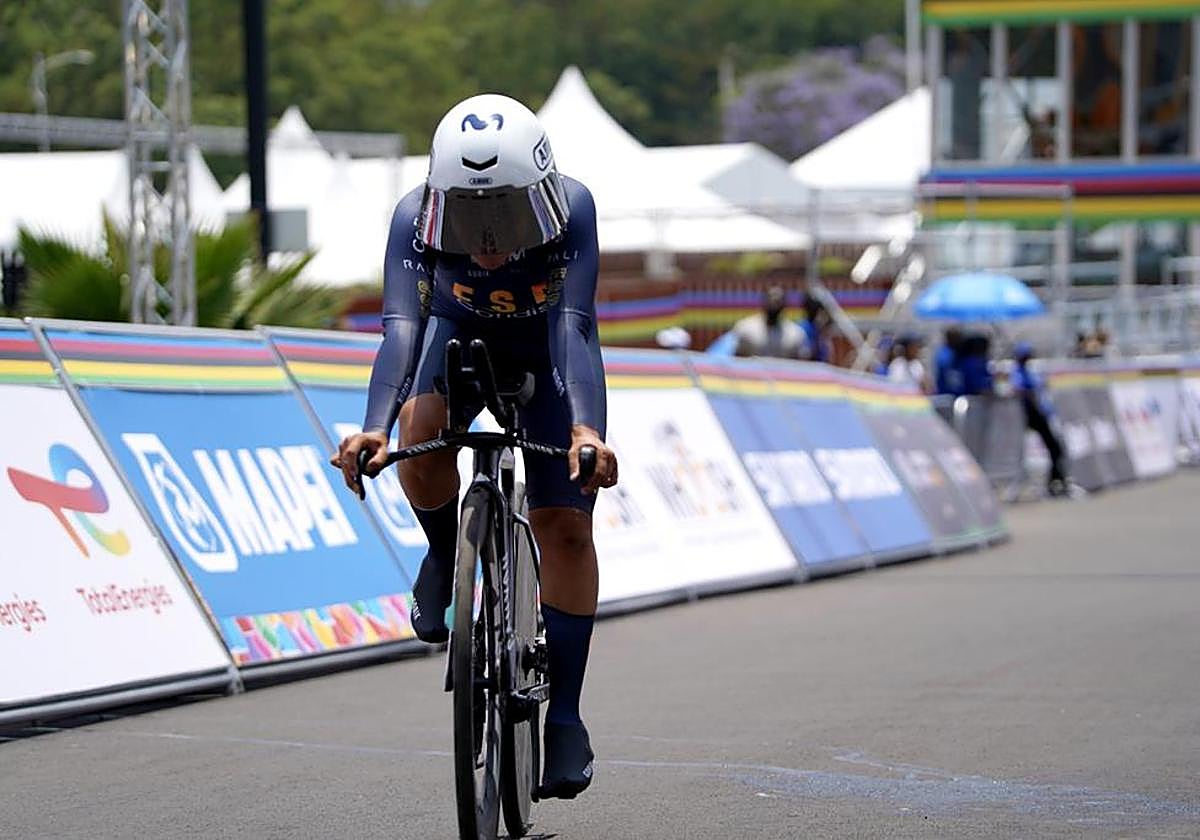 Paula Ostiz ha logrado el subcampeonato mundial júnior de crono.