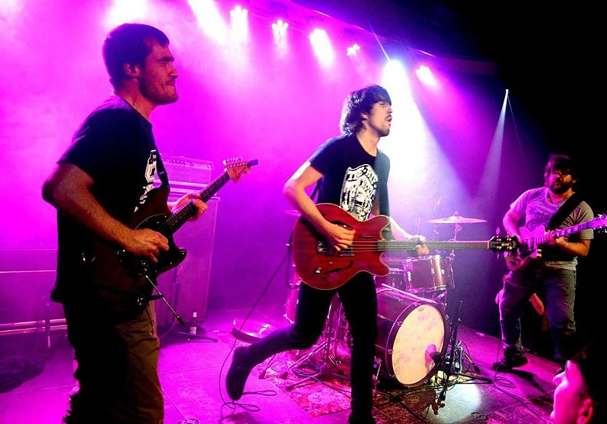 Rukula taldeko kideak, artxiboko irudi batean.