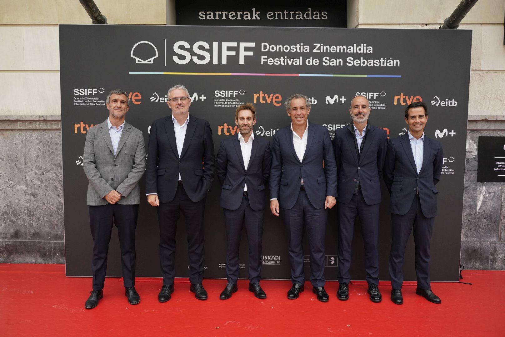 Fernando Belzunce, director editorial de Vocento; Iñigo Barrenechea, director general de Negocio Editorial; Iñigo Martín, director general de DV; Manuel Mirat, consejero delegado de Vocento; Iñigo Iribarnegaray, director general de Nuevos Negocios y Fernando Castiella, director de Recursos Humanos.