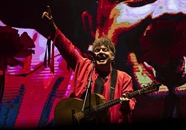 Jokin Pinatxo, cantante de Janus Lester, durante el concierto de Sagüés.