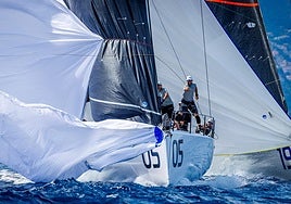Sled lidera por regularidad en el arranque de la gran final de las 52 SUPER SERIES 2025