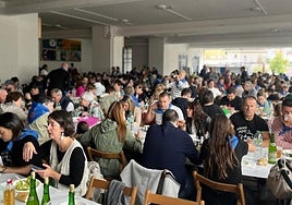 La comida popular volverá a ser uno de los actos principales de las fiestas de Ipurua al contar con una masiva presencia de vecinos.