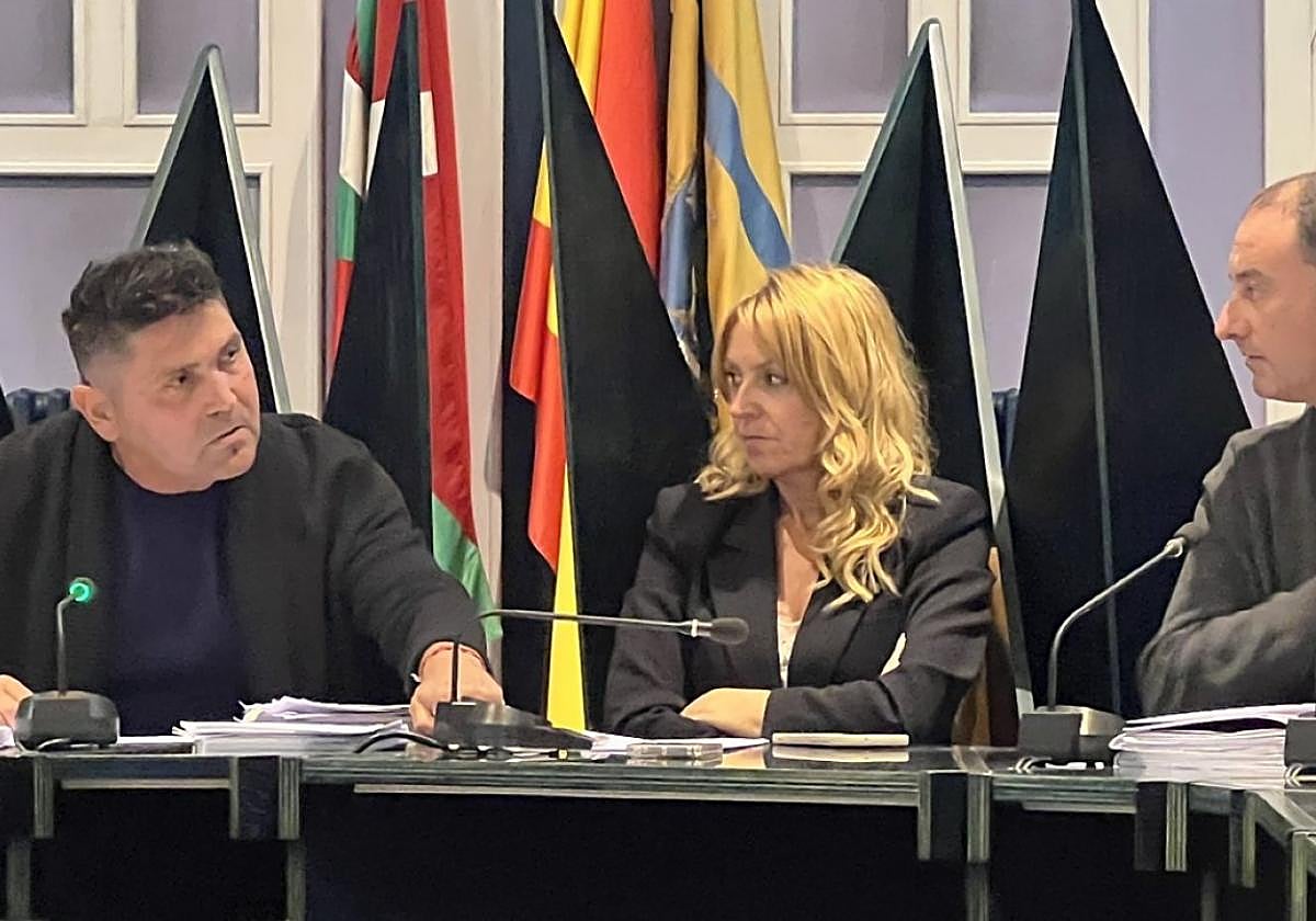 La tensión del debate escaló cuando el alcalde indicó que «se había estigmatizado a los trabajadores».