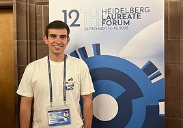 Pablo Valle estudió de informática en Mondragon Unibertsitatea y ahora realiza su tesis doctoral en la Escuela Politécnica Superior en el ámbito de ingeniería del software.