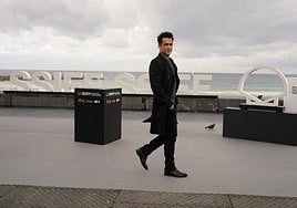 El actor irlandés Colin Farrell, este jueves en el photocall de presentación de la película que protagoniza, 'The Ballad of a Small Player', a concurso en Sección Oficial.