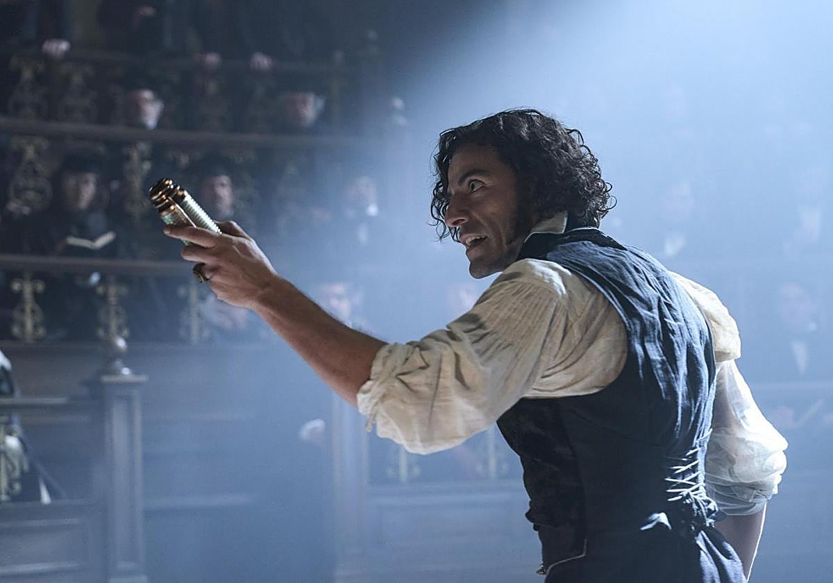 El actor Oscar Isaac, en una escena de 'Frankenstein'