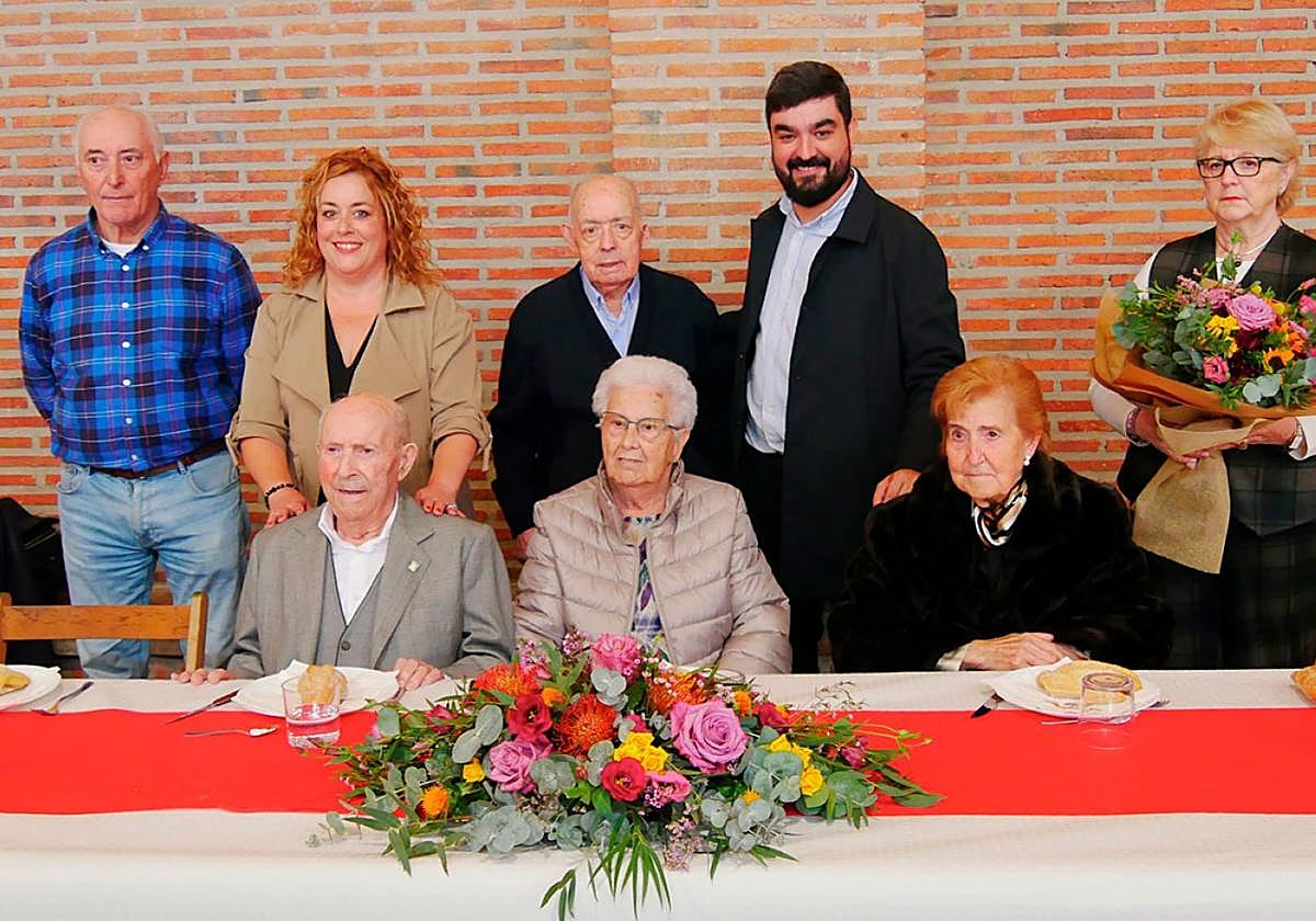 Los cuatro homenajeados de la comida de este año, celebrada en formidable ambiente.