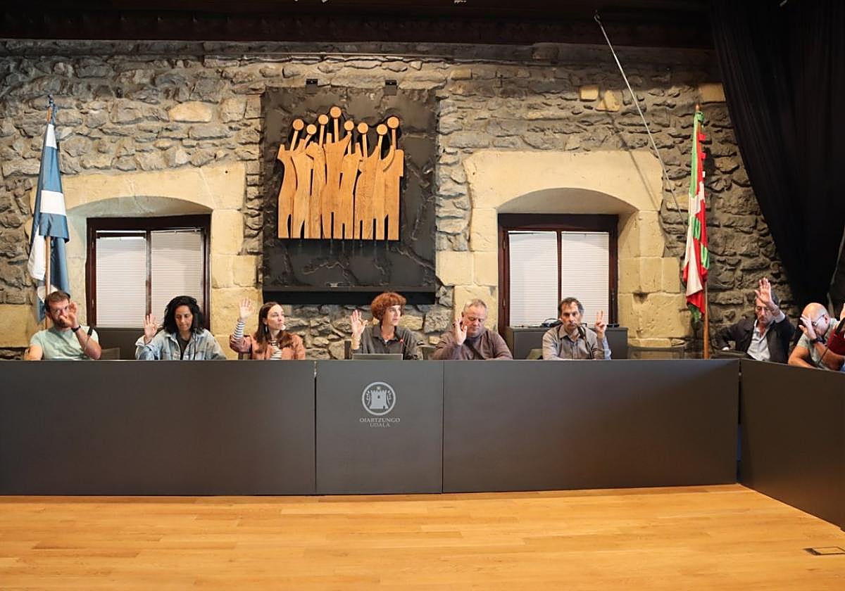 EH Bilduko eta EAJko zinegotziek zerga igoeraren alde bozkatu dute osoko bilkuran.