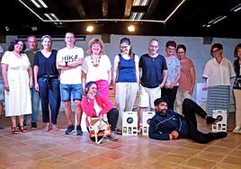 Un momento del homenaje tributado al final del pasado curso a a las personas que lideraron los grupos de las tertulias.