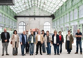 Representantes del partido jeltzale en la renovada nave de SAPA.