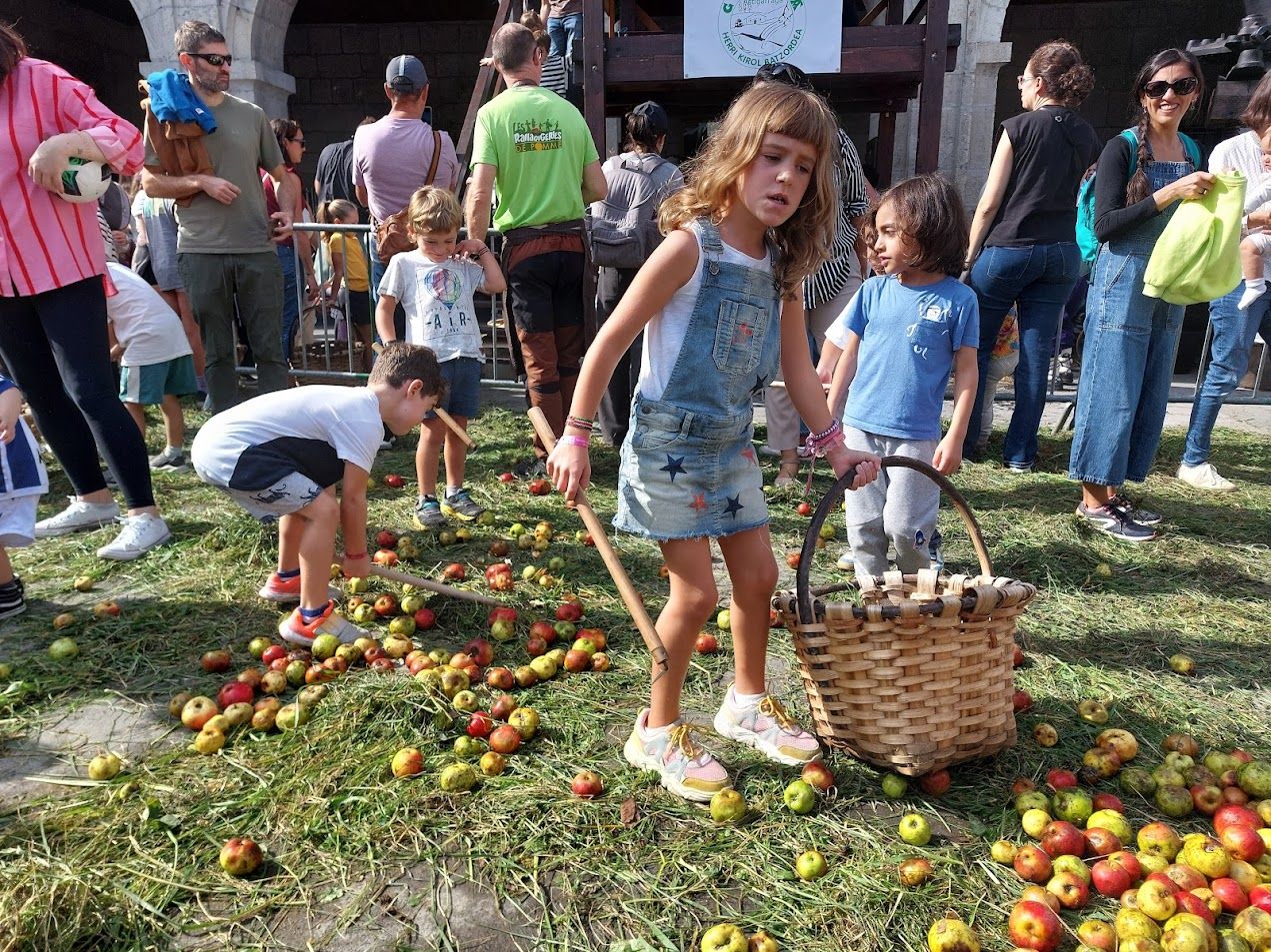 Sagar Uzta ikaragarria Foru Plazan