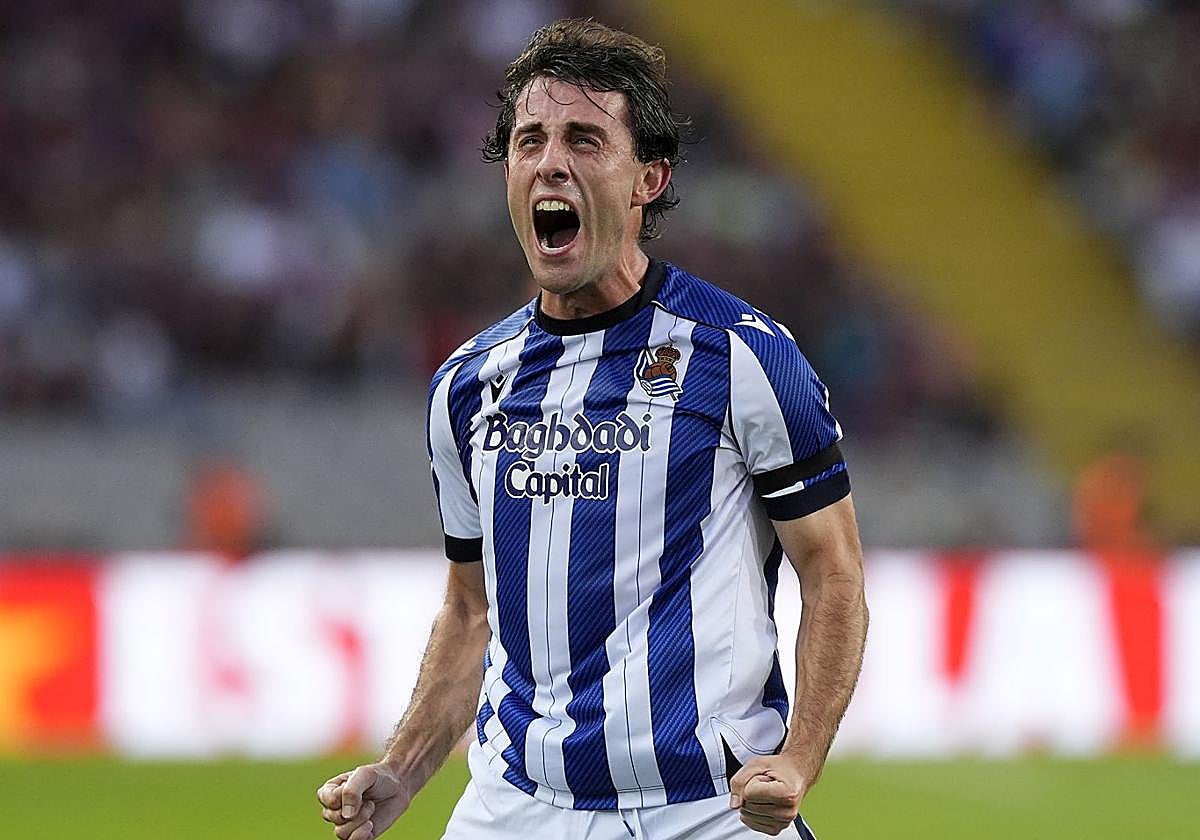 Odriozola vuelve a jugar con la Real ocho meses después y marca a la media hora de partido