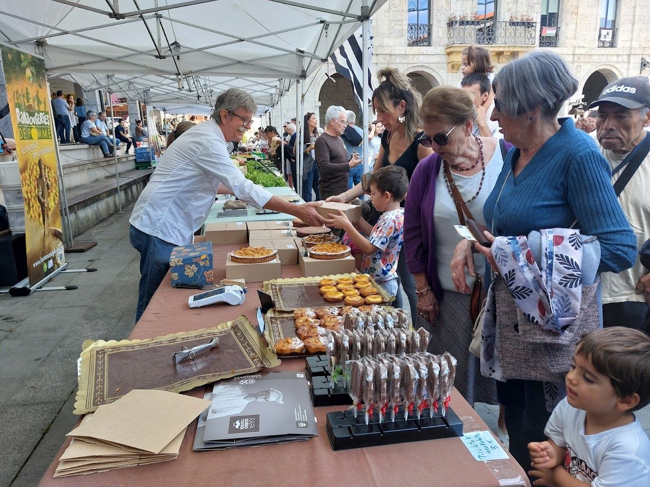 Sagar Uzta ikaragarria Foru Plazan